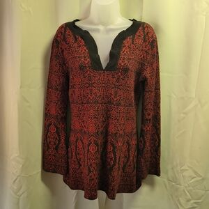 Krimson Klover Womens Ornamental Print V-Neck Red and Black Sweater Top